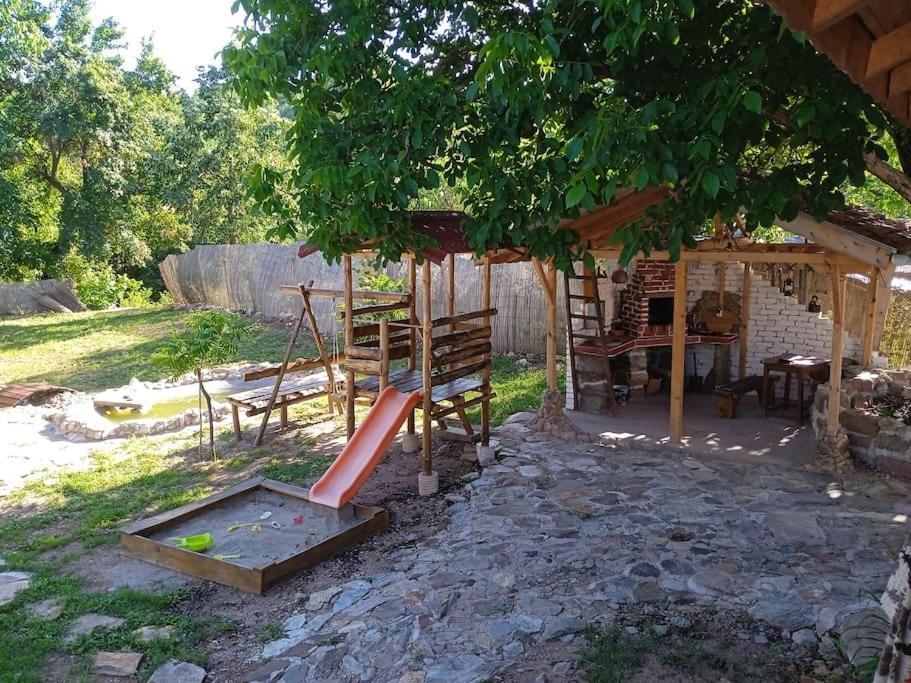 Ижата - Топлина И Уют Borovitsa Exteriör bild